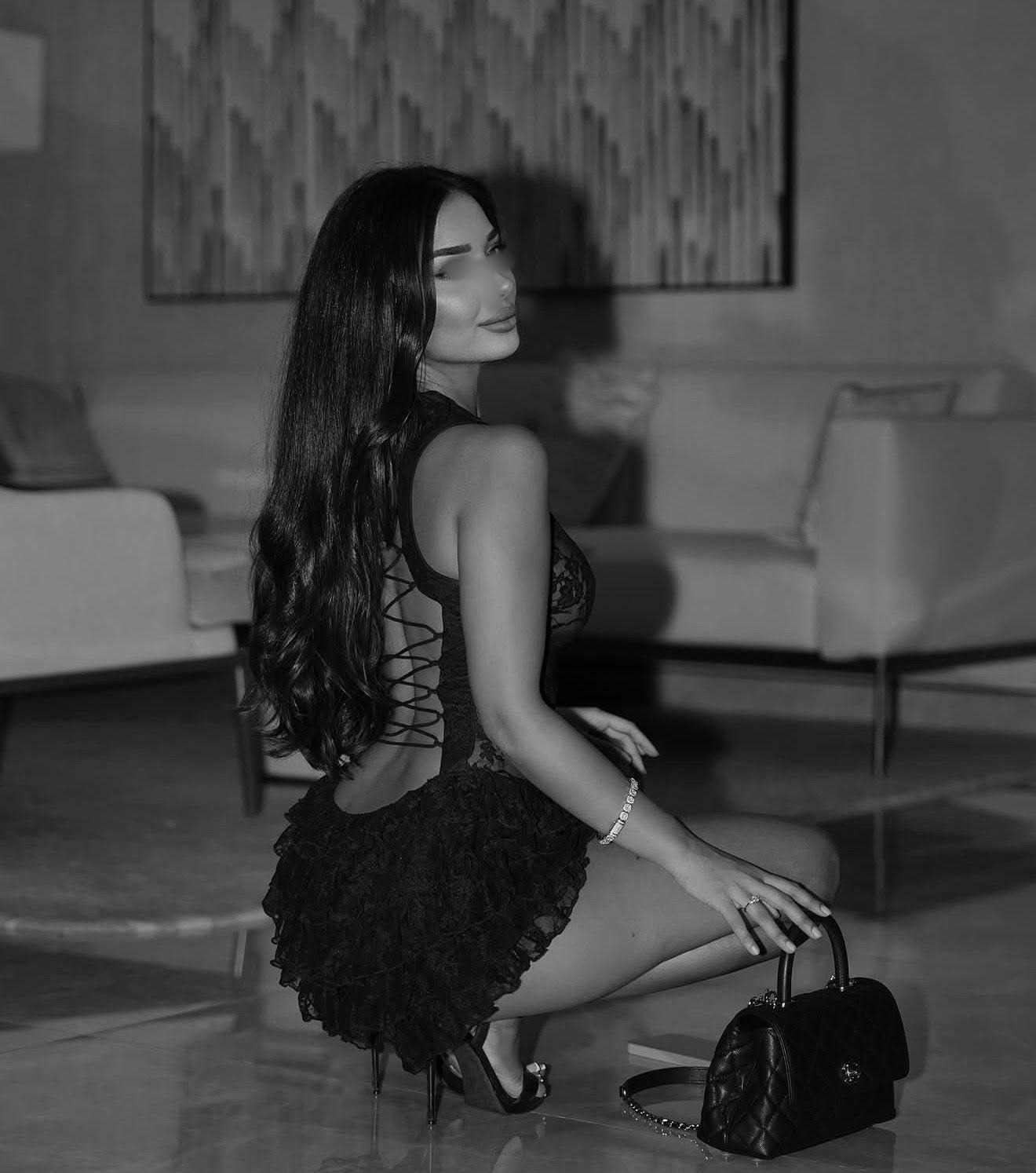 Elisa — İstanbul, Büyükçekmece — 1/4